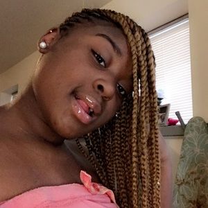 Meet your Posher, Janay